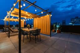 City Views, Private Terrace in Trendy Roma - Image 2
