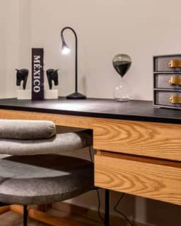 Del Valle Getaway: Workspace and Secure Parking - Image 5