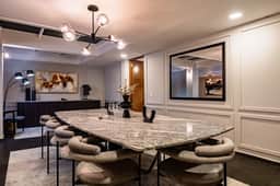 Del Valle Getaway: Workspace and Secure Parking - Image 3
