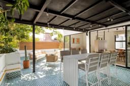 Elegant Juárez Penthouse with Terrace & Wi-Fi - Image 5