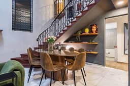 Group-Friendly Terrace Delight near WTC & Shops - Image 4