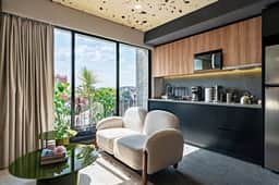 Modern Artistic 1BR Washer & Balcony - Image 5
