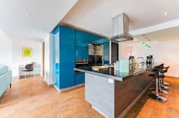 Pet Friendly Condo | Walkable, Food & Nightlife - Image 2
