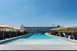 Roma Home with Rooftop & City Skyline Views - Image 2