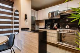 Roma Norte Apartment with Balcony & Elevator - Image 3