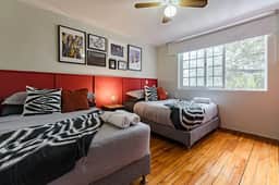 Spacious Hillside Home with Patio Near Polanco - Image 2