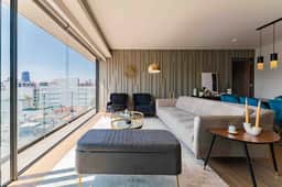 Stylish 3-Level Penthouse with Private Rooftop - Image 4