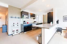 Stylish Condo Near Parks with Smart TV and WiFi - Image 3