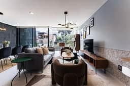 Stylish Polanco Stay, Best for Groups w/ Workspace - Image 5