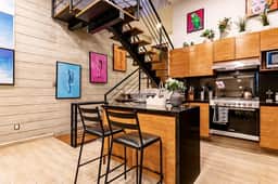 Stylish Roma Sur Home with Rooftop Lounge & BBQ - Image 3