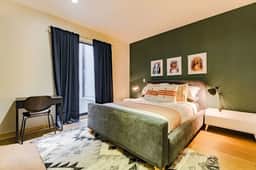Trendy Roma Group Getaway, City Views & Walkable - Image 4