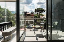 Twin Apartment for Groups Near Dining & Culture - Image 4