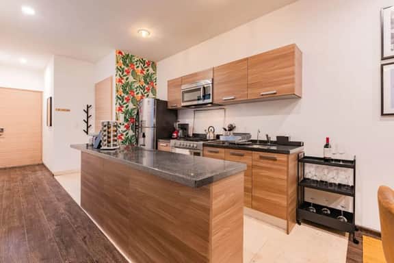 Best for Groups in Roma Norte: Parking, Workspaces - Image 4