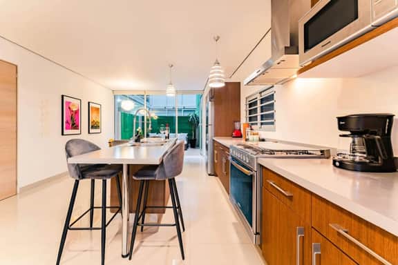 Central Roma Condo with Smart TV, WiFi and Patio - Image 5