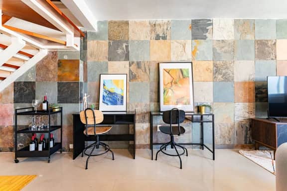 City Views & Workspace in Central Roma Penthouse - Image 3