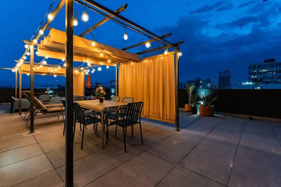 City Views, Private Terrace in Trendy Roma - Image 2