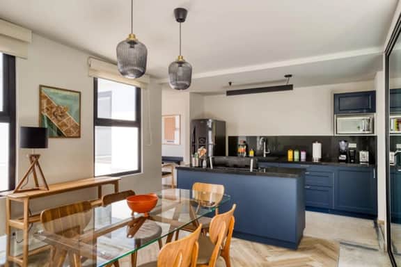 Elegant Juárez Penthouse with Terrace & Wi-Fi - Image 2