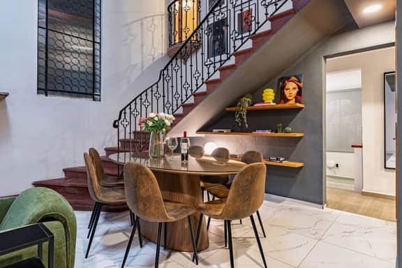 Group-Friendly Terrace Delight near WTC & Shops - Image 4
