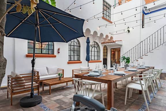 Group-Friendly Terrace Delight near WTC & Shops - Image 5
