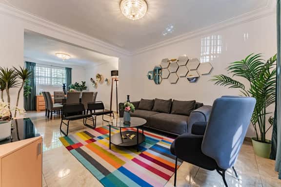 Large Group-Friendly Home with Stunning Rooftop - Image 4