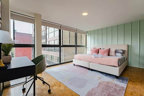 Mid-Century Gem Prime Location Near Dining & Shops - Image 2