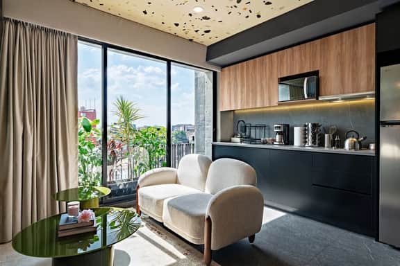 Modern Artistic 1BR Washer & Balcony - Image 5