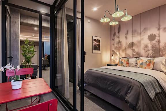 Modern Balcony Suite Near Reforma | Gym & Views - Image 3