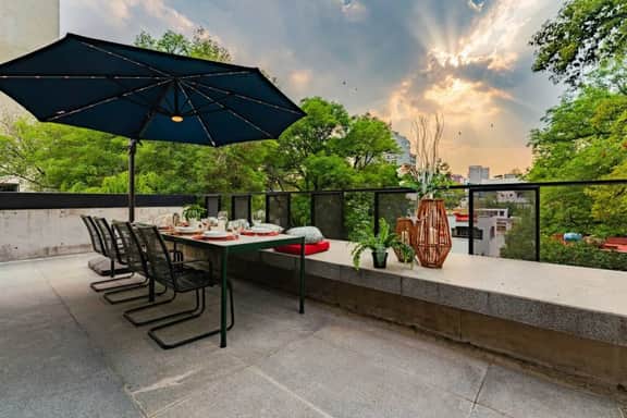Penthouse w/ Rooftop Swing, City Views & Terrace - Image 2