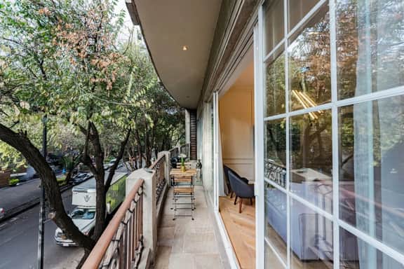 Polanco Gem with Balcony and Office Nook - Image 5