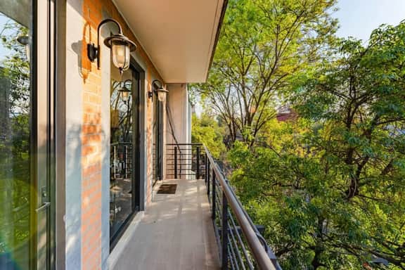 Quiet Condo in La Roma w/ Balcony & Free Parking - Image 5