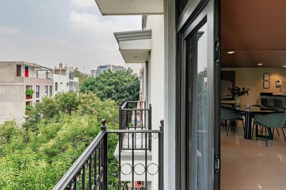Serene CDMX Stay | Modern - Image 5
