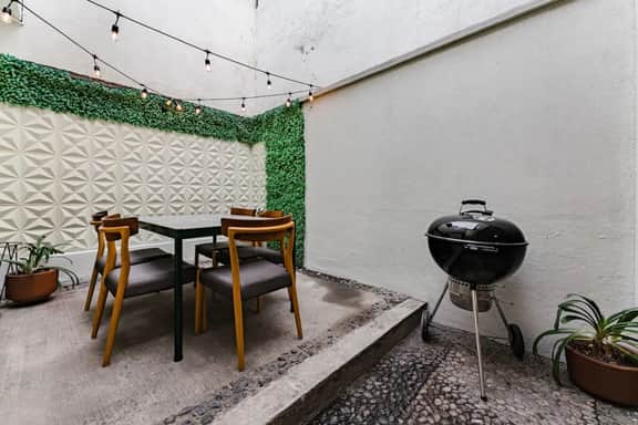 Spacious Hillside Home with Patio Near Polanco - Image 5