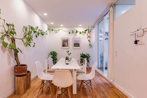 Spacious Home with Terrace & Vibrant Neighborhoodƒ - Image 4