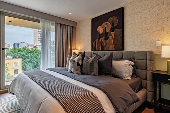 Stay Together in 3 Private Apartments - Image 4