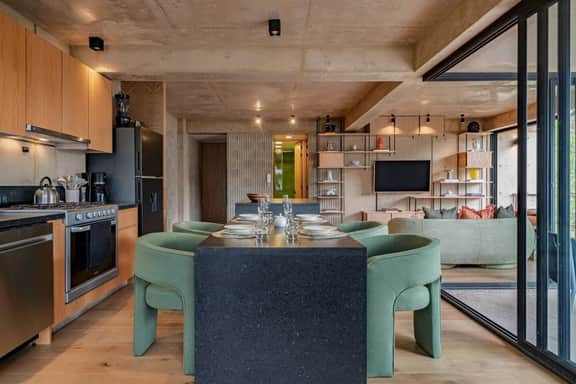 Stylish Apartment with Balcony Steps from Cafe - Image 2