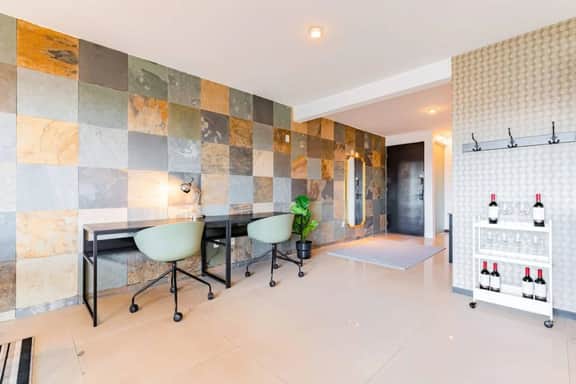 Stylish Condo Near Parks with Smart TV and WiFi - Image 5