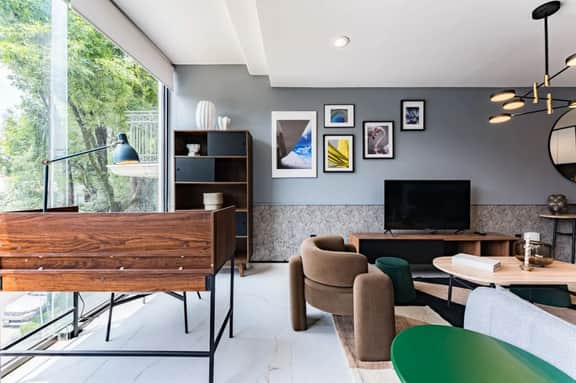 Stylish Polanco Stay, Best for Groups w/ Workspace - Image 4