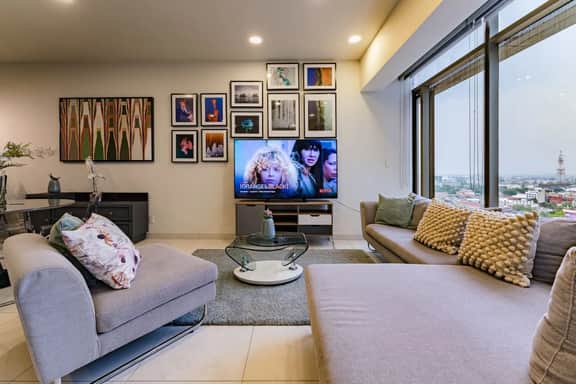 Stylish Reforma Loft w/Pool, Gym, AC & City Views - Image 3