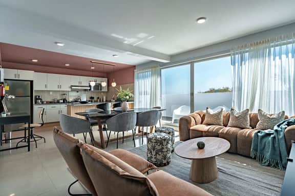 Terrace Living and Views in Iconic Roma Norte - Image 2