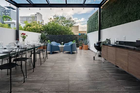 Trendy Roma, Private Rooftop, BBQ, AC & Gym - Image 4