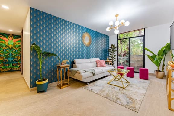 Art Deco Delight with Stunning City Views - Image 1