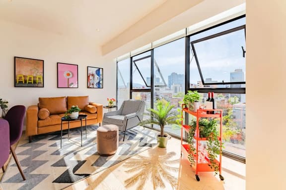 City Views, Private Terrace in Trendy Roma - Image 1