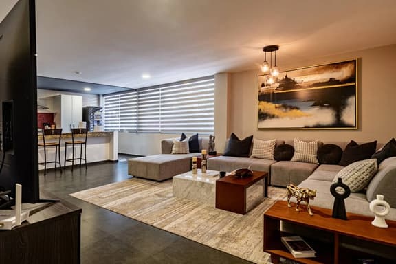 Del Valle Getaway: Workspace and Secure Parking - Image 1