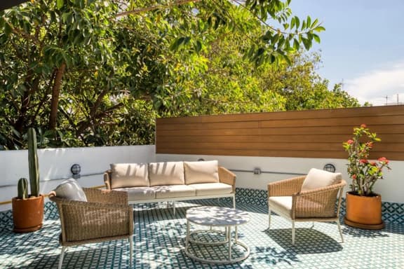 Elegant Juárez Penthouse with Terrace & Wi-Fi - Image 1