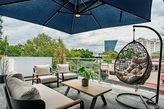 Friends and Family 2-Unit Combo, Rooftop City Views - Image 1