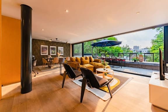 Penthouse w/ Rooftop Swing, City Views & Terrace - Image 1