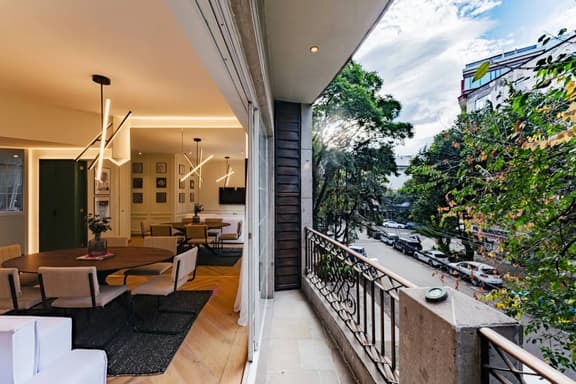 Polanco Gem with Balcony and Office Nook - Image 1