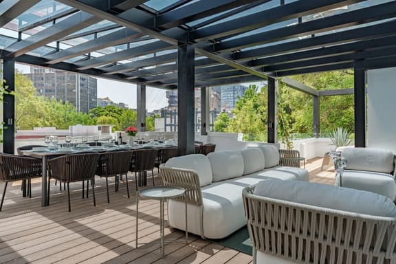 Spacious Group Getaway with Private Terrace & Grill - Image 1