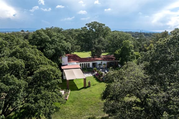 Tepoztlán Escape with Jacuzzi, Fireplace & Games - Image 1