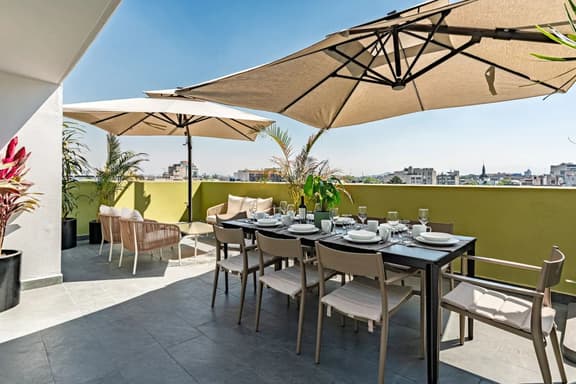 Terrace Living and Views in Iconic Roma Norte - Image 1
